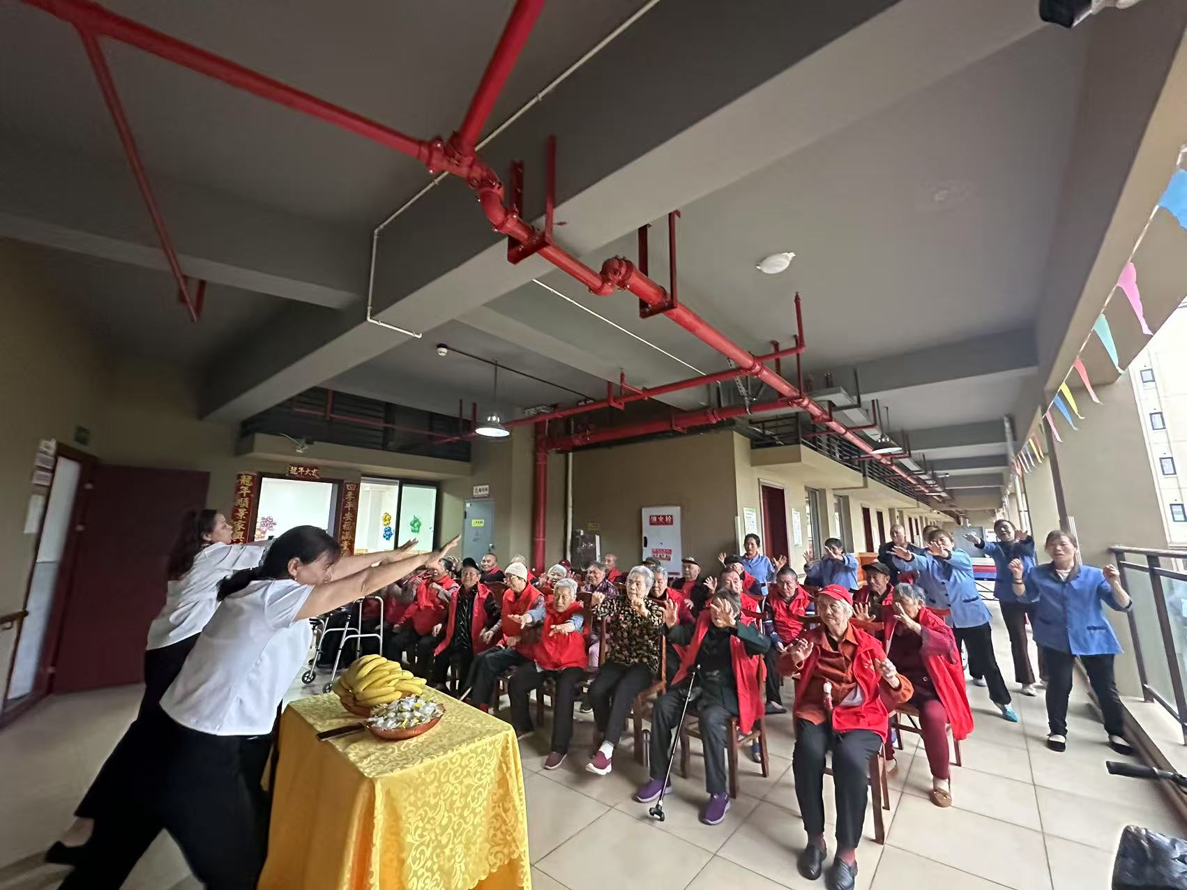 弘扬劳动精神，，转达温暖关爱